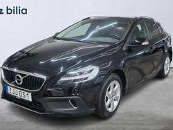 Svart Begagnad 2019 Volvo V40 CC Kombi | 199 000 kr (Marknadspris)