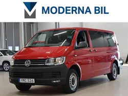 Röd Begagnad 2018 VW Caravelle Minibuss | 279 900 kr (Bra pris)