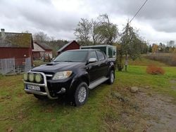 Svart Begagnad 2008 Toyota HiLux Pickup | 130 000 kr (Lite dyr)