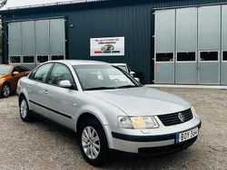 Ljusgrå Begagnad 1998 VW Passat Trendline Sedan | 24 900 kr