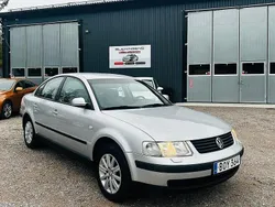 Ljusgrå Begagnad 1998 VW Passat Trendline Sedan | 24 900 kr