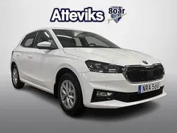 Vit Ny 2024 Skoda Fabia Halvkombi | 218 900 kr (Marknadspris)