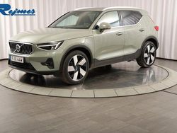 Sage green metallic Begagnad 2023 Volvo XC40 Plus SUV | 369 900 kr (Dyr)