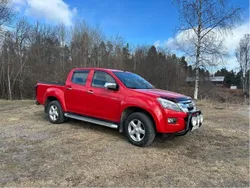 Röd Begagnad 2015 Isuzu D-Max Pickup | 210 000 kr (Marknadspris)