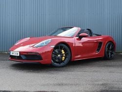 Röd Begagnad 2018 Porsche 718 Boxster Cab | 779 900 kr (Marknadspris)