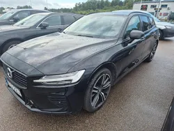 Svart Begagnad 2021 Volvo V60 R-Design Kombi | 289 000 kr (Superpris)