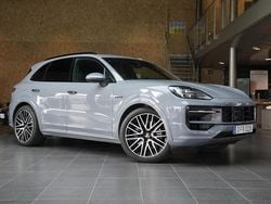 Grå Begagnad 2024 Porsche Cayenne SUV | 1 529 000 kr