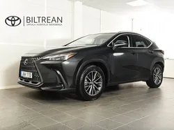 Svart Begagnad 2023 Lexus NX450h+ Business Edition SUV | 534 900 kr (Marknadspris)