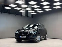 Svart Begagnad 2021 BMW X1 Sport Line SUV | 319 900 kr (Marknadspris)