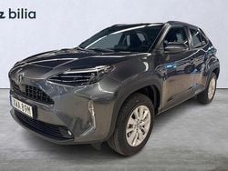 Mörkgrå Begagnad 2025 Toyota Yaris Cross Active SUV | 299 900 kr (Bra pris)