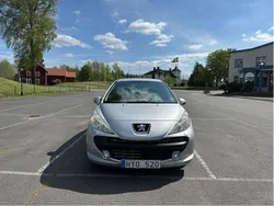 Grå Begagnad 2008 Peugeot 207 Halvkombi | 31 900 kr (Marknadspris)
