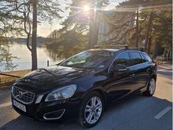 Svart Begagnad 2013 Volvo V60 Momentum Kombi | 85 000 kr (Marknadspris)