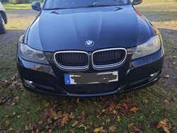 Svart Begagnad 2011 BMW 320 Kombi | 79 900 kr (Marknadspris)
