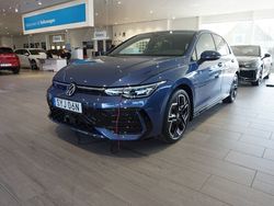 Blå (anemone blue metallic) Ny 2024 VW Golf VIII R-line Kombi | 374 100 kr (Dyr)