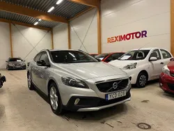 Silver Begagnad 2016 Volvo V40 CC Momentum Kombi | 109 900 kr (Marknadspris)
