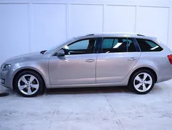 Ljusbrun Begagnad 2016 Skoda Octavia Style Kombi | 129 900 kr (Marknadspris)