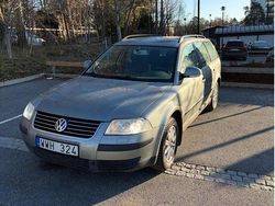 Grå Begagnad 2005 VW Passat Trendline Kombi | 19 900 kr (Marknadspris)