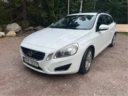 Vit Begagnad 2012 Volvo V60 Momentum Kombi | 65 000 kr