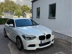 Vit Begagnad 2015 BMW 116 M Sport Halvkombi | 109 000 kr (Marknadspris)