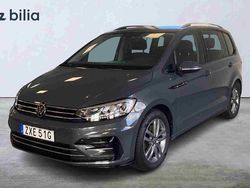 Grå Begagnad 2021 VW Touran Minibuss | 299 900 kr