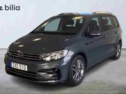 Grå Begagnad 2021 VW Touran Minibuss | 299 900 kr