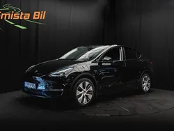 Svart Begagnad 2023 Tesla Model Y Long Range AWD SUV | 449 700 kr