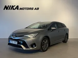 Ljusgrå (grå) Begagnad 2016 Toyota Avensis Active Kombi | 109 900 kr (Marknadspris)