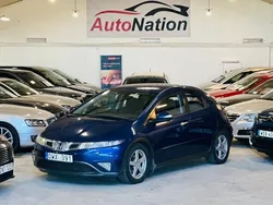 Mörkblå (blå) Begagnad 2010 Honda Civic Sport Halvkombi | 32 900 kr (Marknadspris)