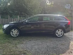 Svart Begagnad 2011 Volvo V60 Summum Kombi | 65 000 kr (Marknadspris)