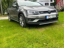 Grå Begagnad 2016 VW Golf Alltrack Kombi | 139 900 kr (Lite dyr)