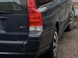 Blå Begagnad 2005 Volvo V70 Momentum Kombi | 14 000 kr (Superpris)
