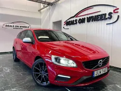 Röd Begagnad 2015 Volvo V60 R-Design Kombi | 154 900 kr (Marknadspris)