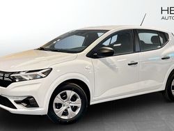 Vit Ny 2025 Dacia Sandero Essentiel Halvkombi | 174 900 kr (Marknadspris)