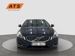 Blå Begagnad 2012 Volvo V60 Momentum Kombi | 74 900 kr (Marknadspris)