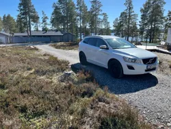 Vit Begagnad 2011 Volvo XC60 R-Design SUV | 109 000 kr (Marknadspris)