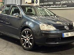 Mörkblå (blå) Begagnad 2008 VW Golf VI Trendline Halvkombi | 39 900 kr (Marknadspris)