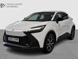Vit Begagnad 2024 Toyota C-HR Style SUV | 379 900 kr (Bra pris)