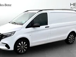 Vit (white) Ny 2024 Mercedes Vito Minibuss | 760 150 kr (Dyr)