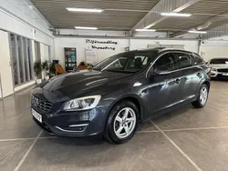 Grå Begagnad 2016 Volvo V60 Summum Kombi | 129 900 kr (Marknadspris)
