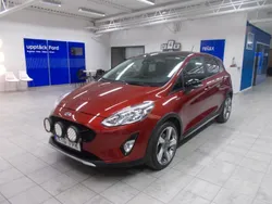 Röd (red candy met) Begagnad 2019 Ford Fiesta Active Halvkombi | 169 400 kr (Marknadspris)
