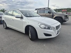 Vit Begagnad 2013 Volvo V60 Momentum Kombi | 79 000 kr (Marknadspris)