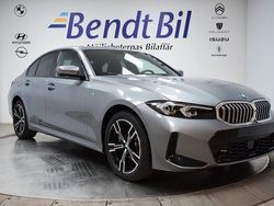 Grå Ny 2024 BMW 330e M Sport Sedan | 604 500 kr (Marknadspris)