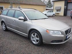Brun Begagnad 2009 Volvo V70 Momentum Kombi | 79 900 kr (Marknadspris)