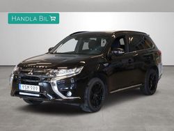 Svart Begagnad 2017 Mitsubishi Outlander P-HEV Edition SUV | 199 800 kr (Marknadspris)