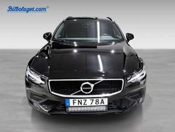 Svart Begagnad 2020 Volvo V60 Momentum Kombi | 289 500 kr (Marknadspris)