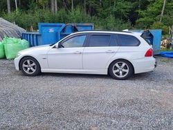 Vit Begagnad 2011 BMW 320 Comfort Edition Kombi | 60 000 kr (Marknadspris)