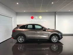 Ljusbrun (brunmetallic/svart läder) Begagnad 2012 Porsche Cayenne SUV | 229 000 kr (Marknadspris)