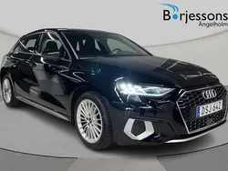 Svart Begagnad 2022 Audi A3 Sportback Advanced Plus Halvkombi | 234 000 kr (Marknadspris)