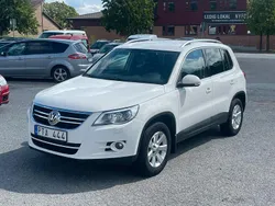 Vit Begagnad 2008 VW Tiguan Sportline SUV | 99 800 kr (Marknadspris)