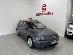 Grå Begagnad 2006 Volvo V50 Kinetic Kombi | 44 899 kr (Marknadspris)